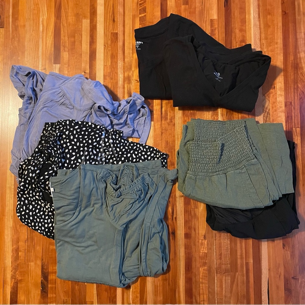 Maternity Clothes Bundle size XS